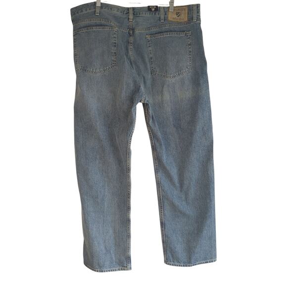 Cremieux Premium Denim Relaxed Jeans Men's Size 42x30 Light Wash Distressed NWT - Picture 2 of 9
